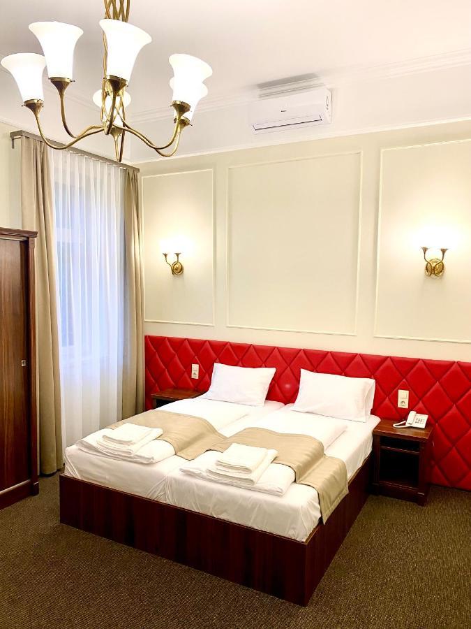 Borostyan Panzio Hotel Kaposvár Exterior photo